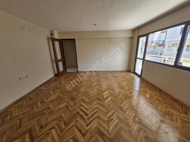 Karşiyaka, İzmir içerisinde kiralık mülk