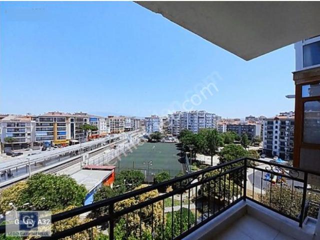 Karşiyaka, İzmir içerisinde satılık mülk