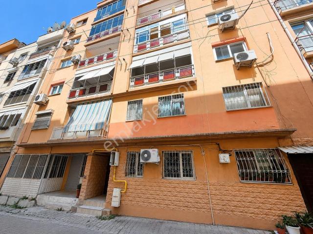 Karşiyaka, İzmir içerisinde satılık mülk
