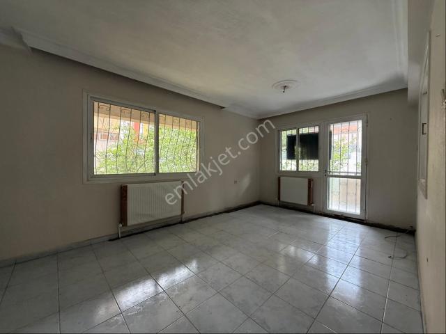 Bayrakli, İzmir içerisinde kiralık mülk