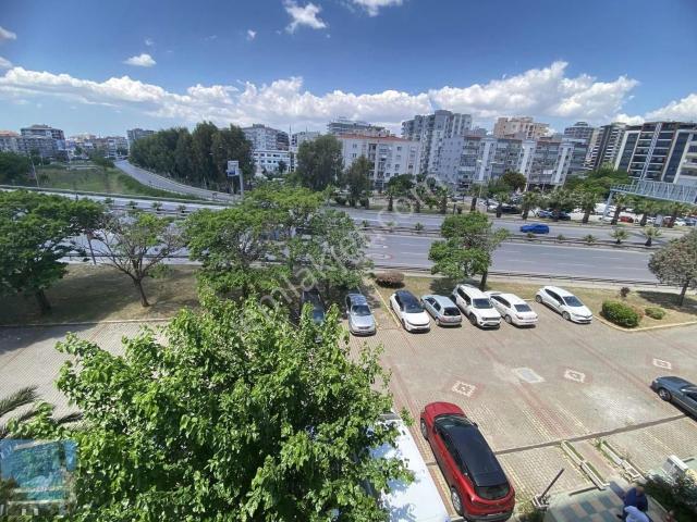 Bayrakli, İzmir içerisinde kiralık mülk