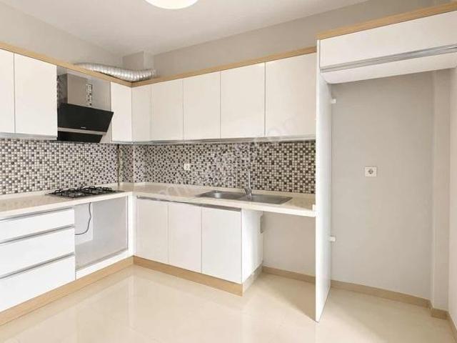Elit Sitesi, Karşıyaka içerisinde kiralık mülk