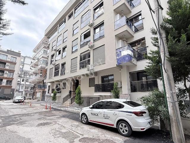 Karşiyaka, İzmir içerisinde satılık mülk