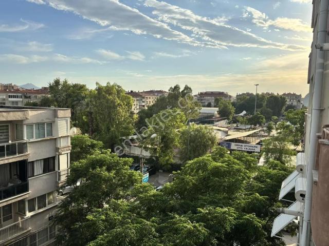 Karşiyaka, İzmir içerisinde satılık mülk
