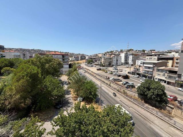 Karabağlar, İzmir içerisinde satılık mülk