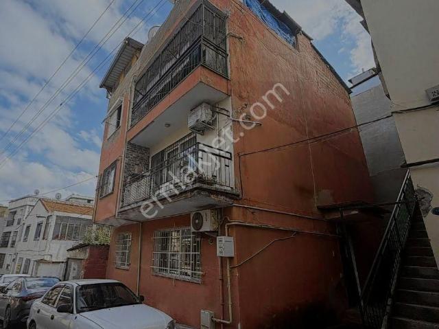 Karabağlar, İzmir içerisinde satılık Villa