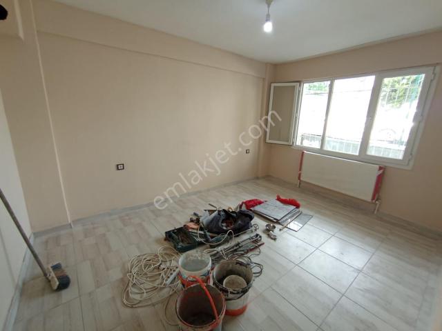 Karabağlar, İzmir içerisinde kiralık mülk