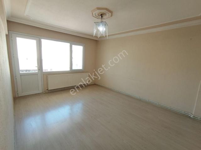 Karabağlar, İzmir içerisinde kiralık mülk