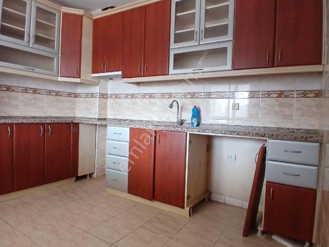 Karabağlar, İzmir içerisinde kiralık mülk