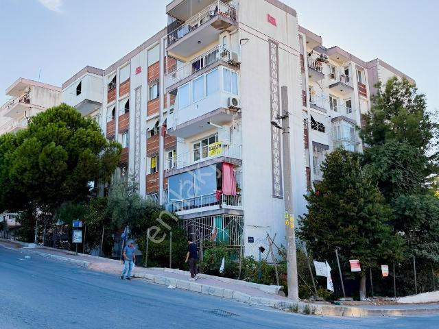 Devrim Mahallesi, Karabağlar içerisinde kiralık mülk