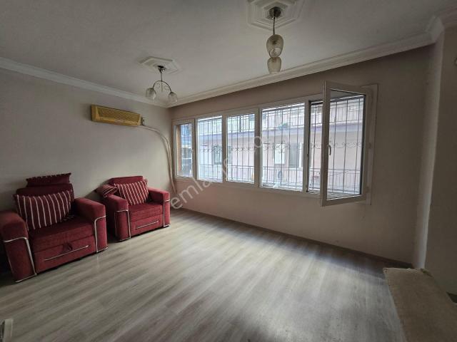 Karabağlar, İzmir içerisinde kiralık mülk
