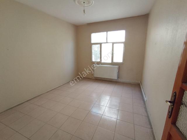Karabağlar, İzmir içerisinde kiralık mülk