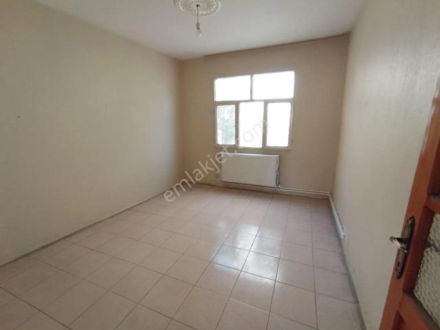 Karabağlar, İzmir içerisinde kiralık mülk