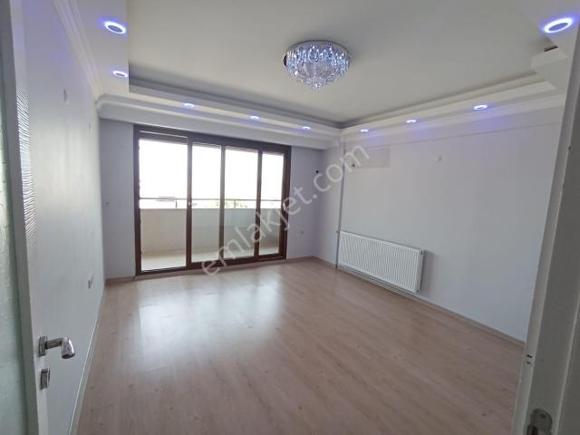Yeni Çamlık, Karabağlar içerisinde kiralık mülk