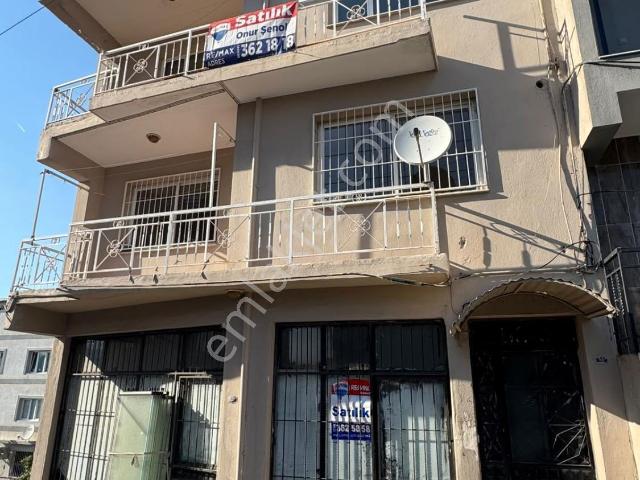 Yeni Çamlık, Karabağlar içerisinde satılık Bina