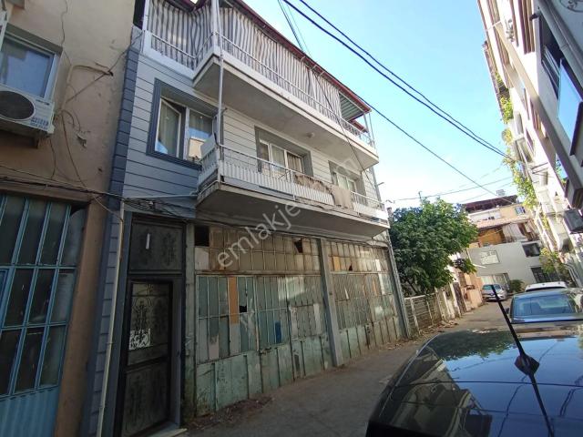 Karabağlar, İzmir içerisinde satılık Bina