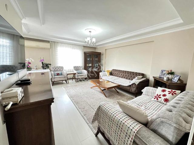 Karabağlar, İzmir içerisinde kiralık mülk