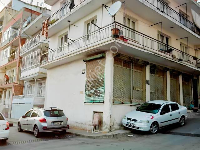 Refet Bele Mahallesi, Karabağlar içerisinde satılık Bina