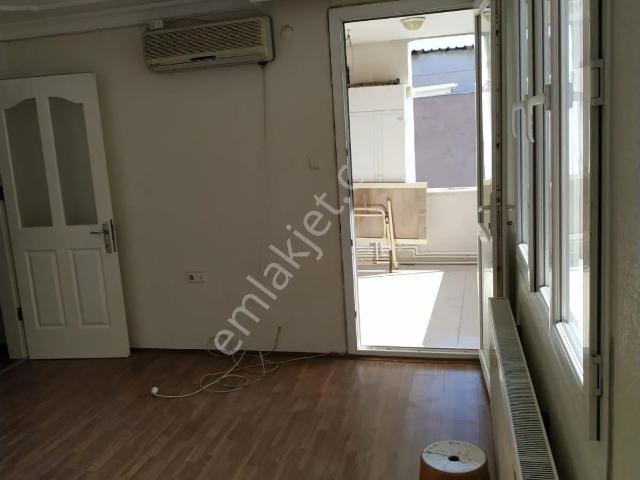 Karabağlar, İzmir içerisinde kiralık mülk