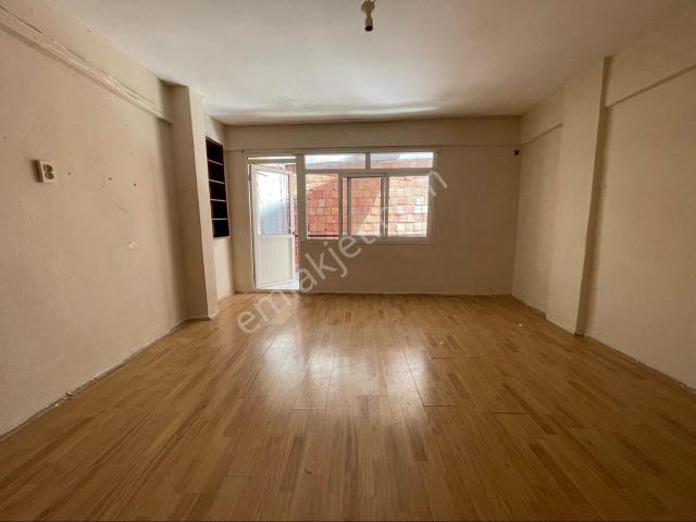 Karabağlar, İzmir içerisinde kiralık mülk