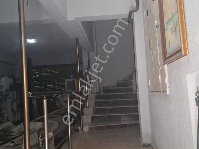 Karabağlar, İzmir içerisinde kiralık mülk
