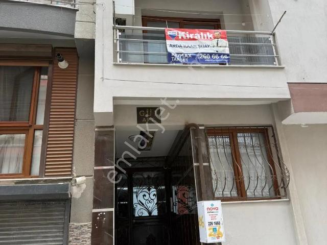 Karabağlar, İzmir içerisinde kiralık mülk