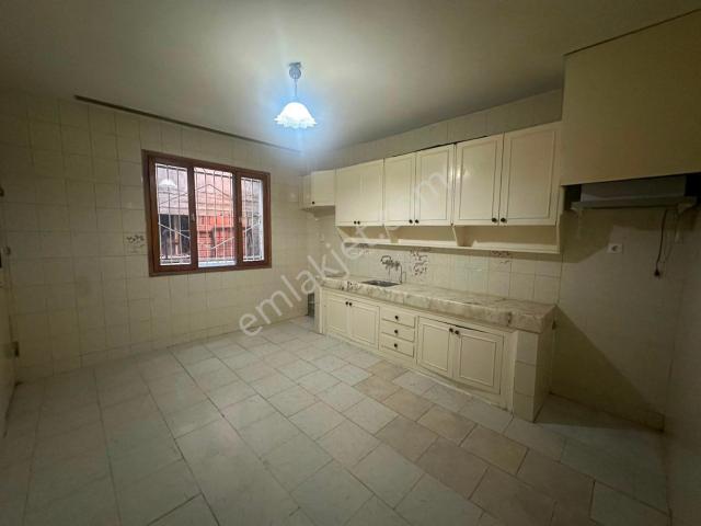 Karabağlar, İzmir içerisinde kiralık mülk