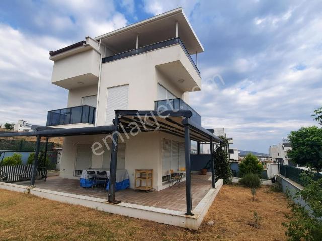 Kamukent, Karaburun içerisinde kiralık Villa