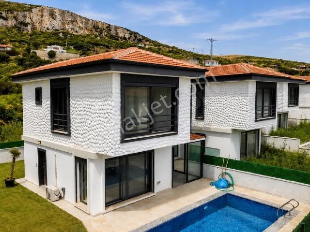 Karaburun, İzmir içerisinde satılık Villa