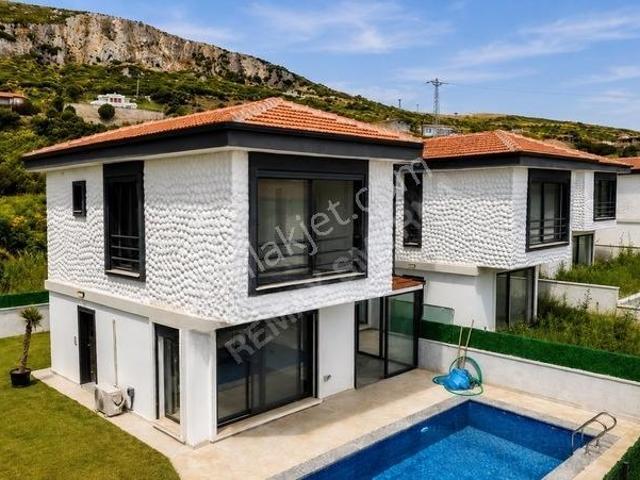 Karaburun, İzmir içerisinde satılık Villa