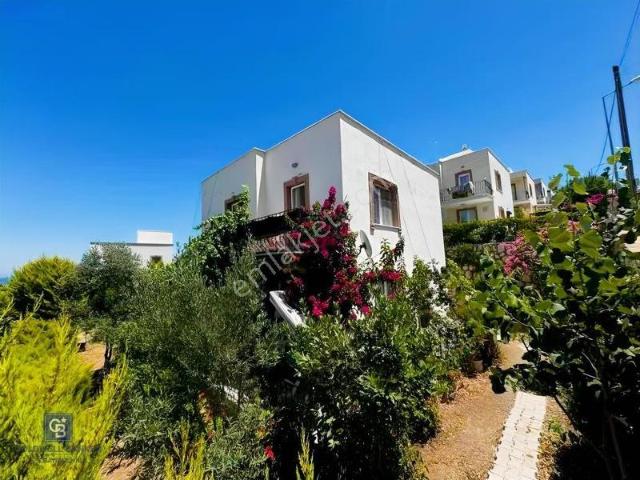 İskele Mahallesi, Karaburun içerisinde satılık Villa