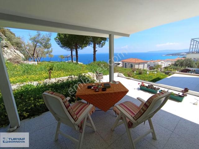 Karaburun, İzmir içerisinde kiralık Villa