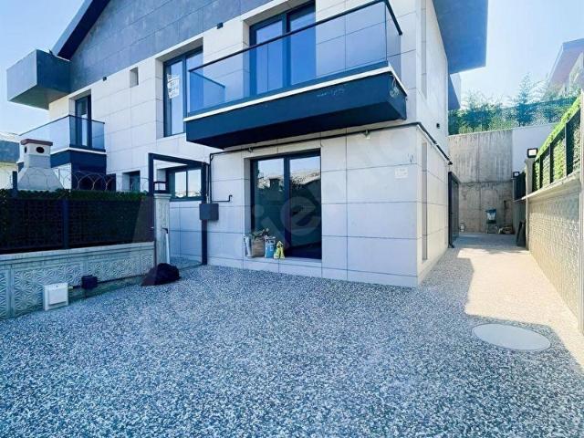 Karacakaya Mahallesi, Yenimahalle içerisinde satılık Villa
