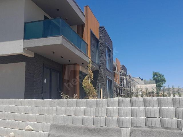 Karacakaya Mahallesi, Yenimahalle içerisinde satılık Villa