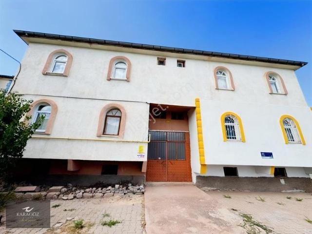 Cumhuriyet Mahallesi, Yeşilhisar içerisinde satılık mülk