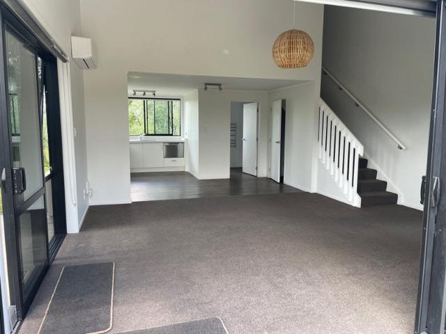 Apartment for rent in Awhitu