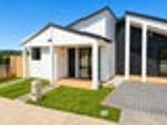 Townhouse for rent in Awhitu