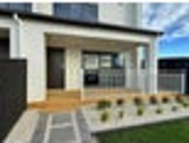 Townhouse for sale in Awhitu