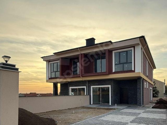 Akalar Mahallesi, Kırklareli Merkez içerisinde satılık Villa