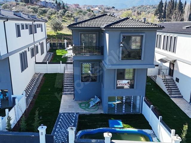 Manisa içerisinde satılık Villa