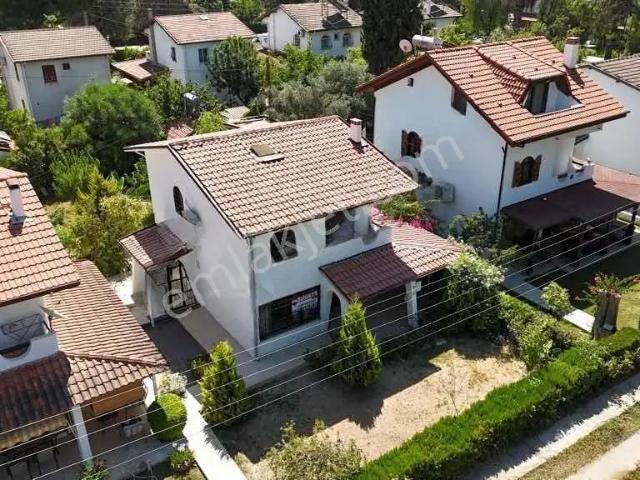 Yuvam Sitesi, Kuşadası içerisinde satılık Villa