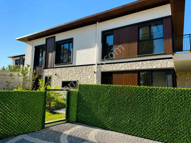 Kuşadasi, Aydin içerisinde satılık Villa