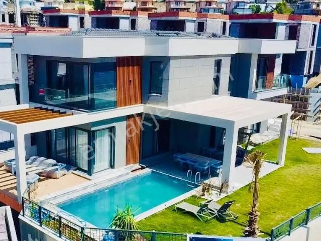 Kuşadasi, Aydin içerisinde satılık Villa
