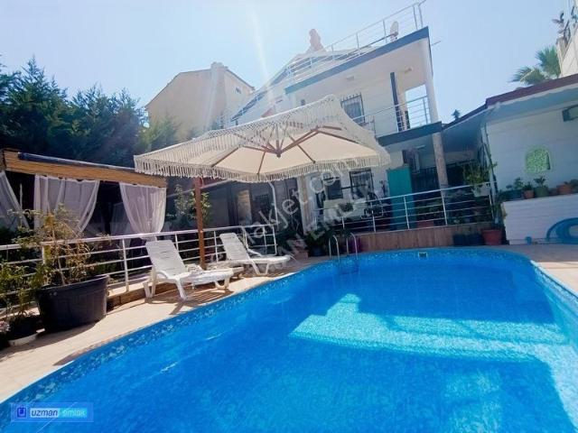 Karaova, Kuşadası içerisinde satılık Villa