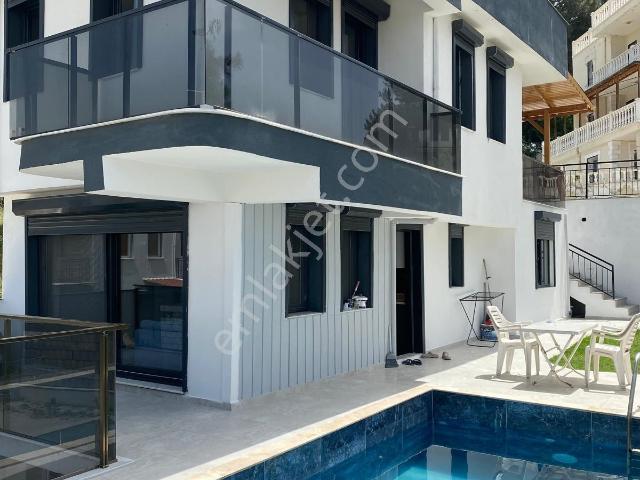 Kuşadasi, Aydin içerisinde satılık Villa
