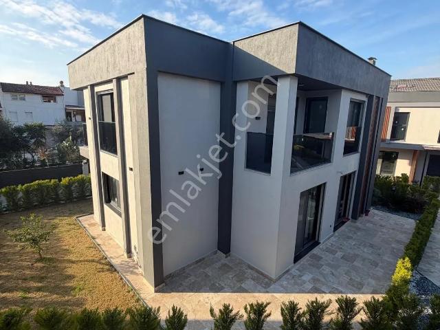 Kuşadasi, Aydin içerisinde satılık Villa