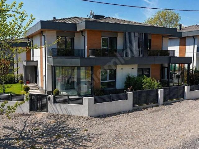 Adapazari, Sakarya içerisinde satılık Villa
