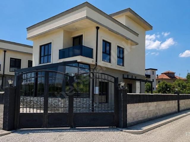 Adapazari, Sakarya içerisinde satılık Villa