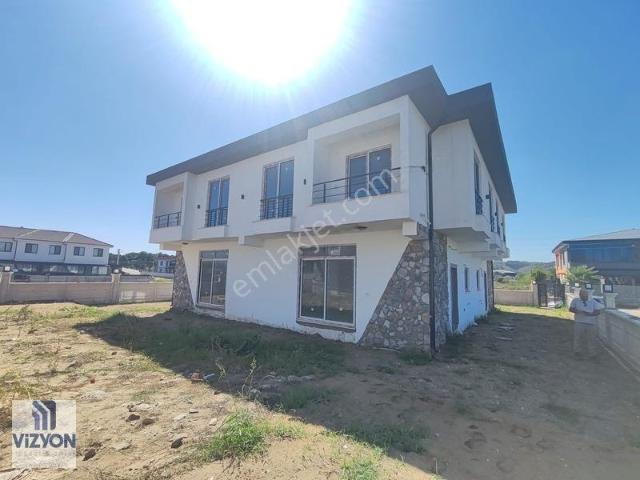 Akkum, Karasu içerisinde satılık Villa