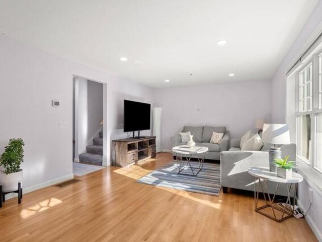 House for sale in Manchester, Hillsborough County